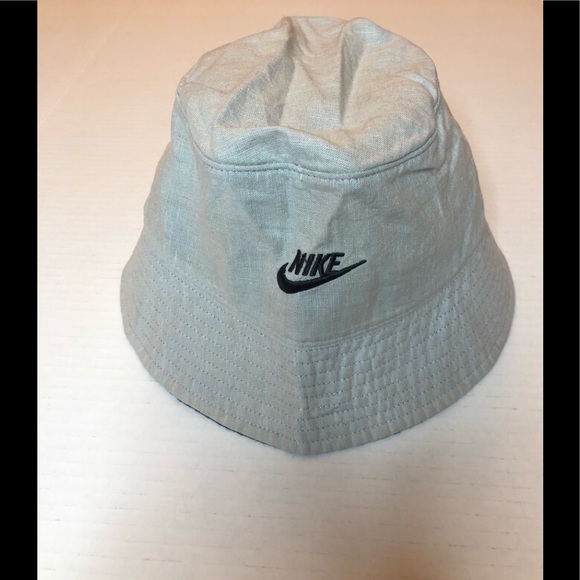 Nike bucket hat